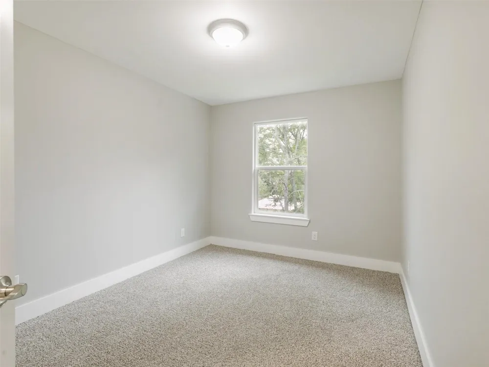 818 W Walker Street Denison, TX 75020