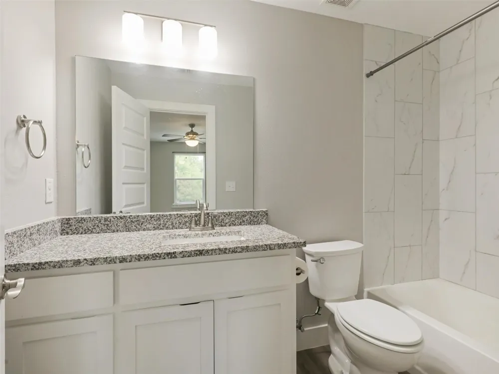818 W Walker Street Denison, TX 75020