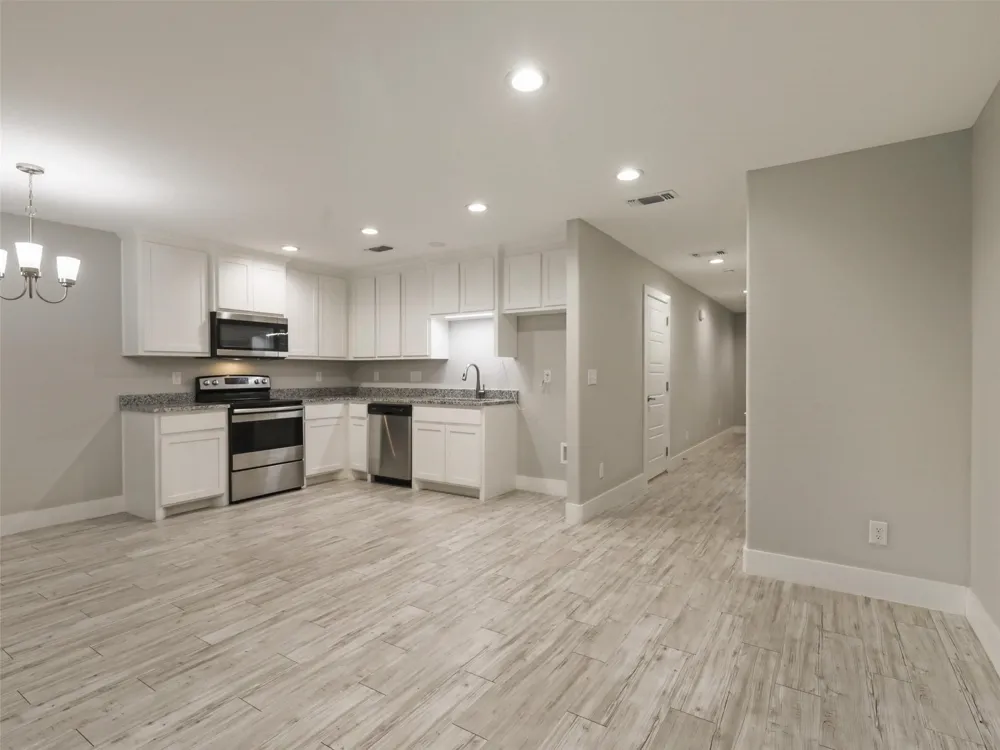 818 W Walker Street Denison, TX 75020