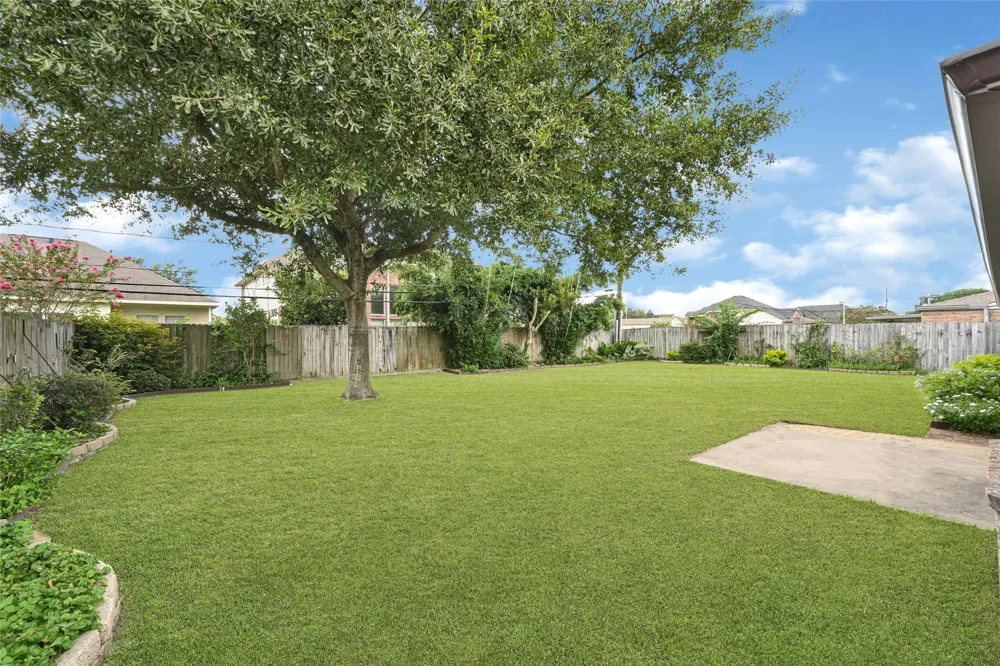 10406 Rocky Hollow Road La Porte, TX 77571