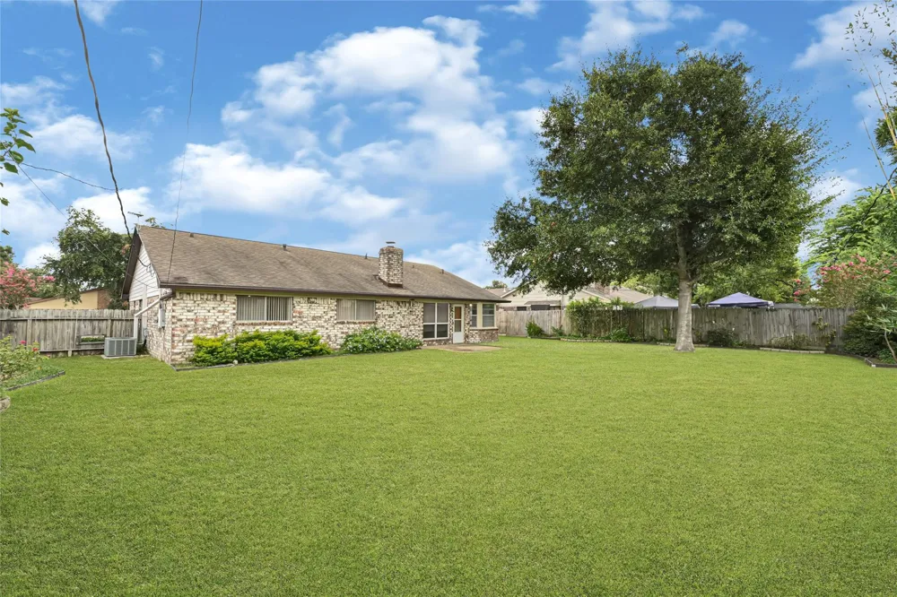 10406 Rocky Hollow Road La Porte, TX 77571