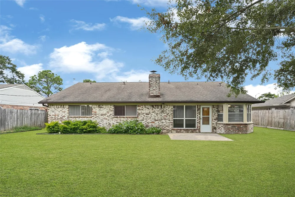 10406 Rocky Hollow Road La Porte, TX 77571