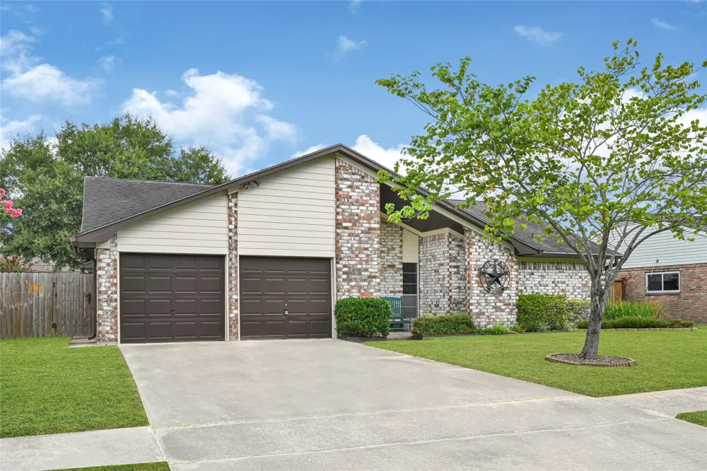 10406 Rocky Hollow Road La Porte, TX 77571