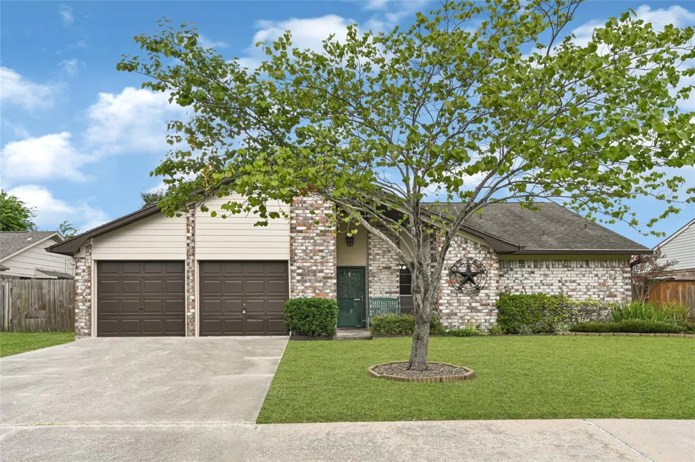 10406 Rocky Hollow Road La Porte, TX 77571