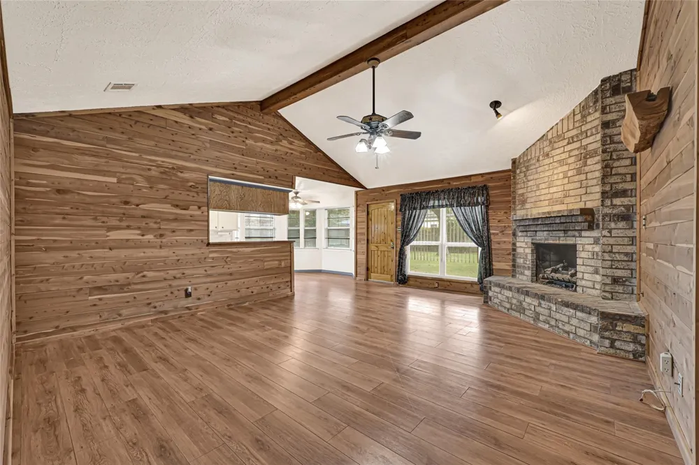 10406 Rocky Hollow Road La Porte, TX 77571