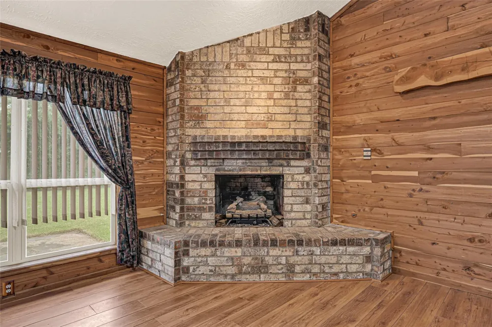 10406 Rocky Hollow Road La Porte, TX 77571