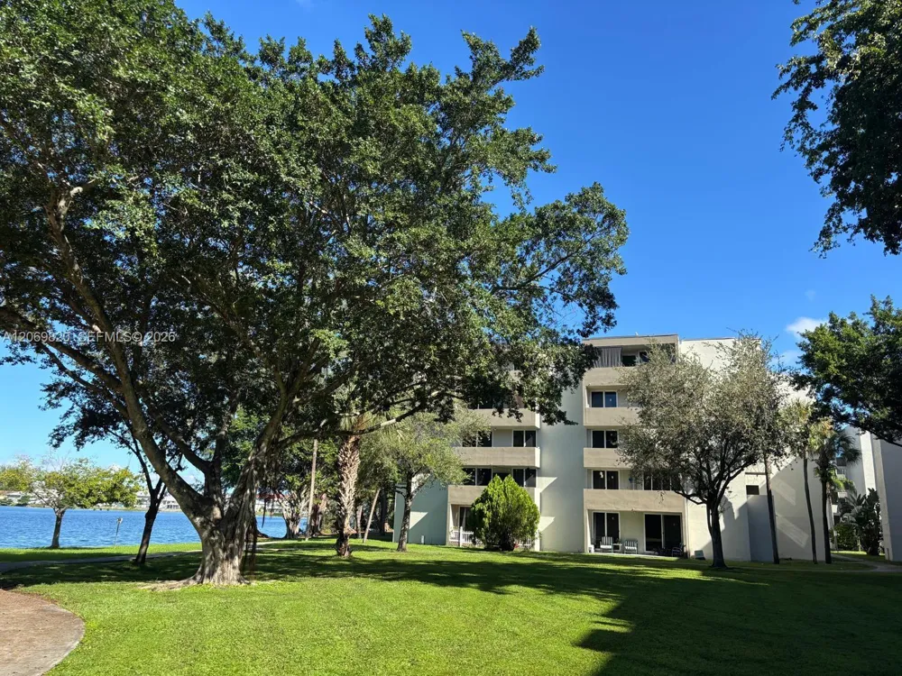 10090 NW 80th Ct #1239 Hialeah Gardens, FL 33016