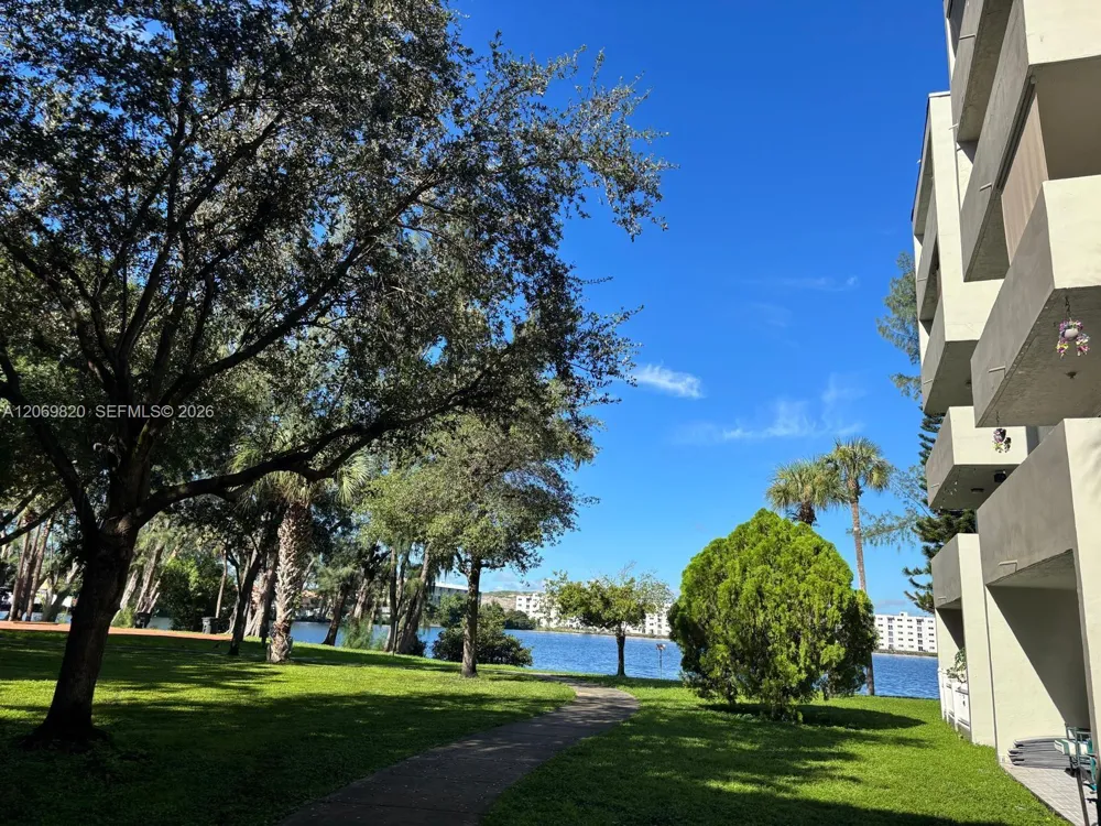 10090 NW 80th Ct #1239 Hialeah Gardens, FL 33016