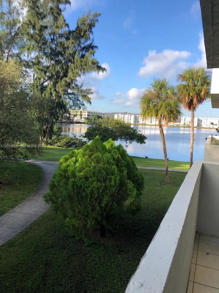 10090 NW 80th Ct #1239 Hialeah Gardens, FL 33016