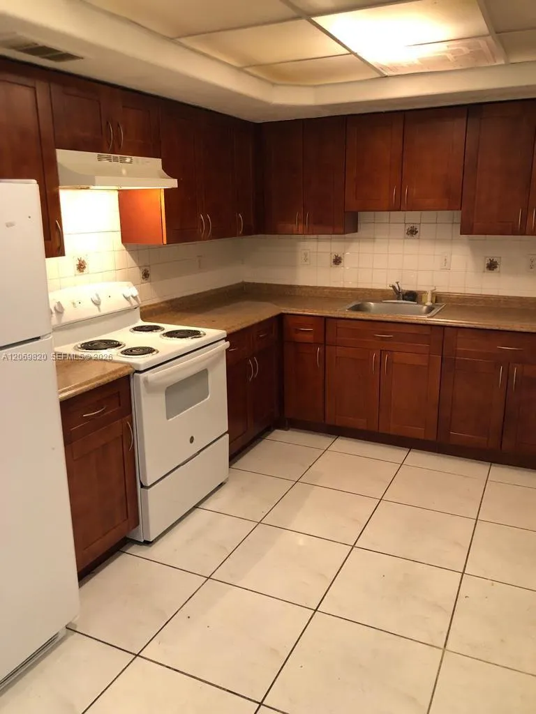 10090 NW 80th Ct #1239 Hialeah Gardens, FL 33016
