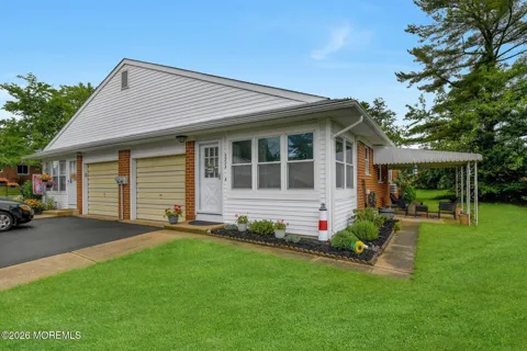 523 Lilac Lane #B>