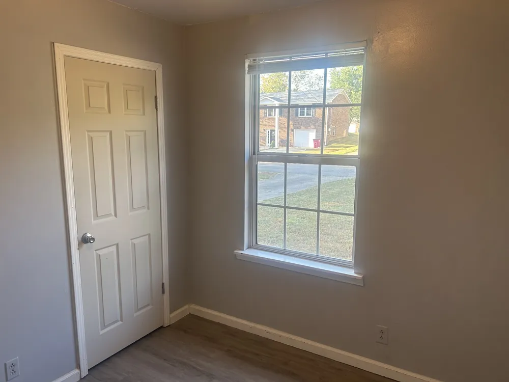 636 R S Bradley Blvd #B Clarksville, TN 37042