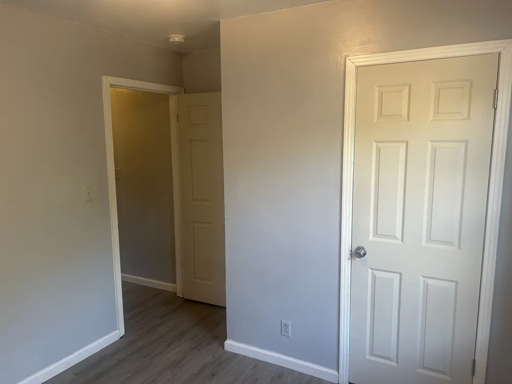 636 R S Bradley Blvd #B Clarksville, TN 37042