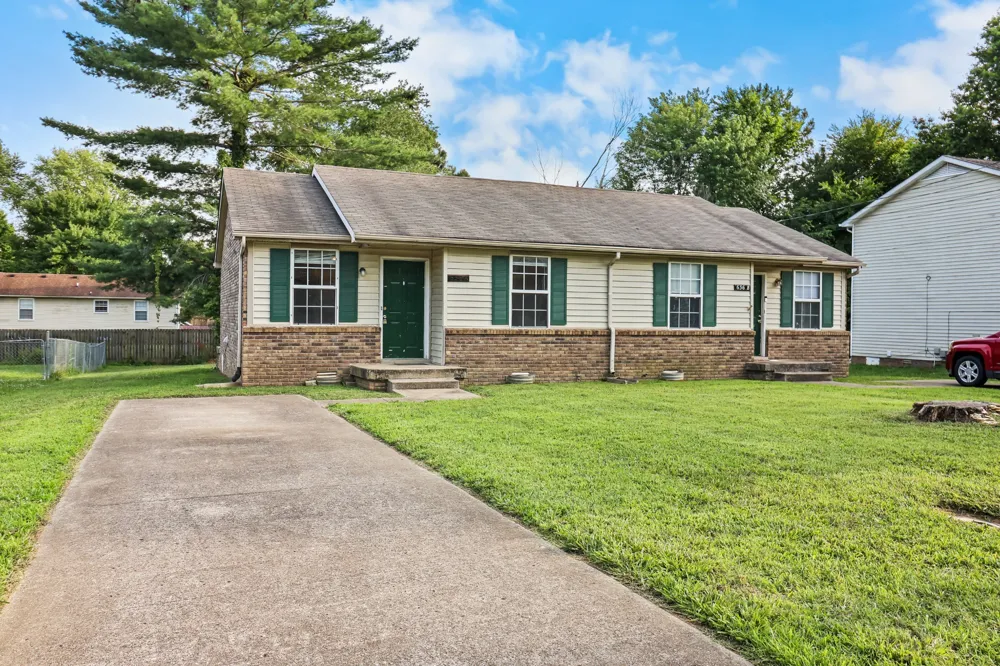636 R S Bradley Blvd #B Clarksville, TN 37042