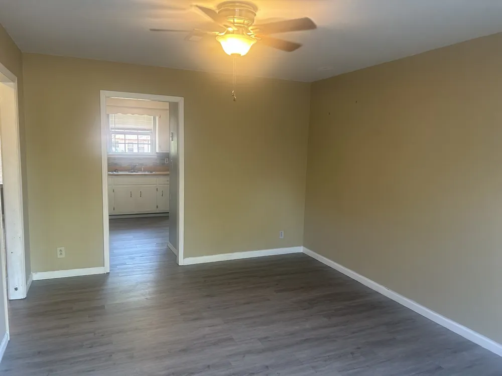 636 R S Bradley Blvd #B Clarksville, TN 37042