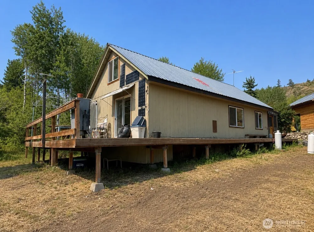 1066 A Ellemeham Mountain Road Oroville, WA 98844
