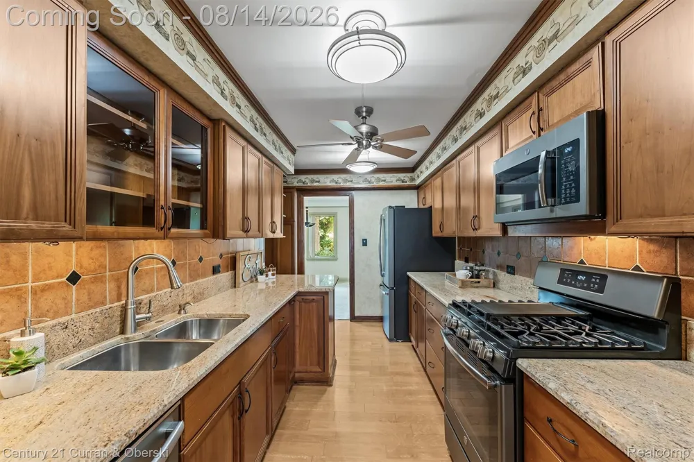 660 Sheldon Road Plymouth City, MI 48170