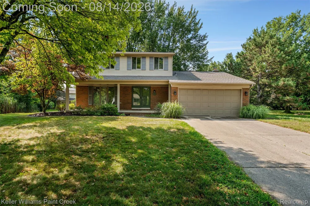 346 Folkstone Court Troy City, MI 48085