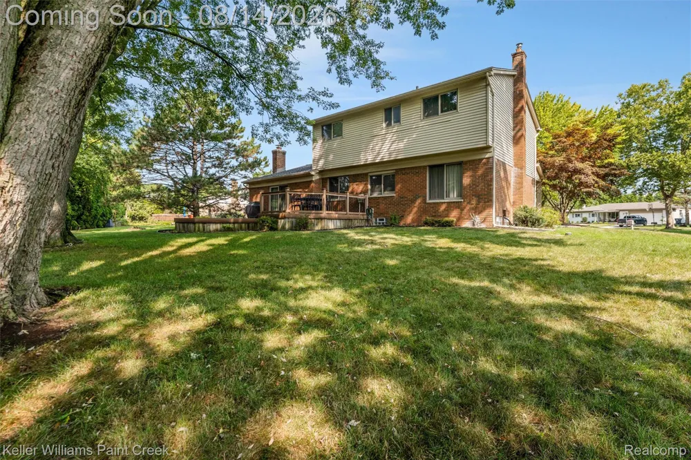 346 Folkstone Court Troy City, MI 48085