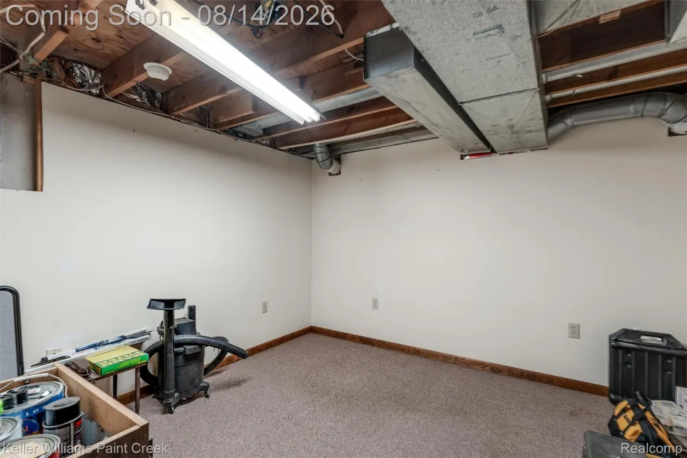 346 Folkstone Court Troy City, MI 48085