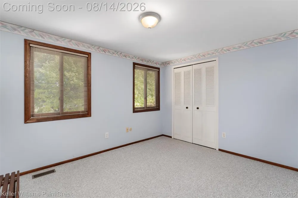 346 Folkstone Court Troy City, MI 48085