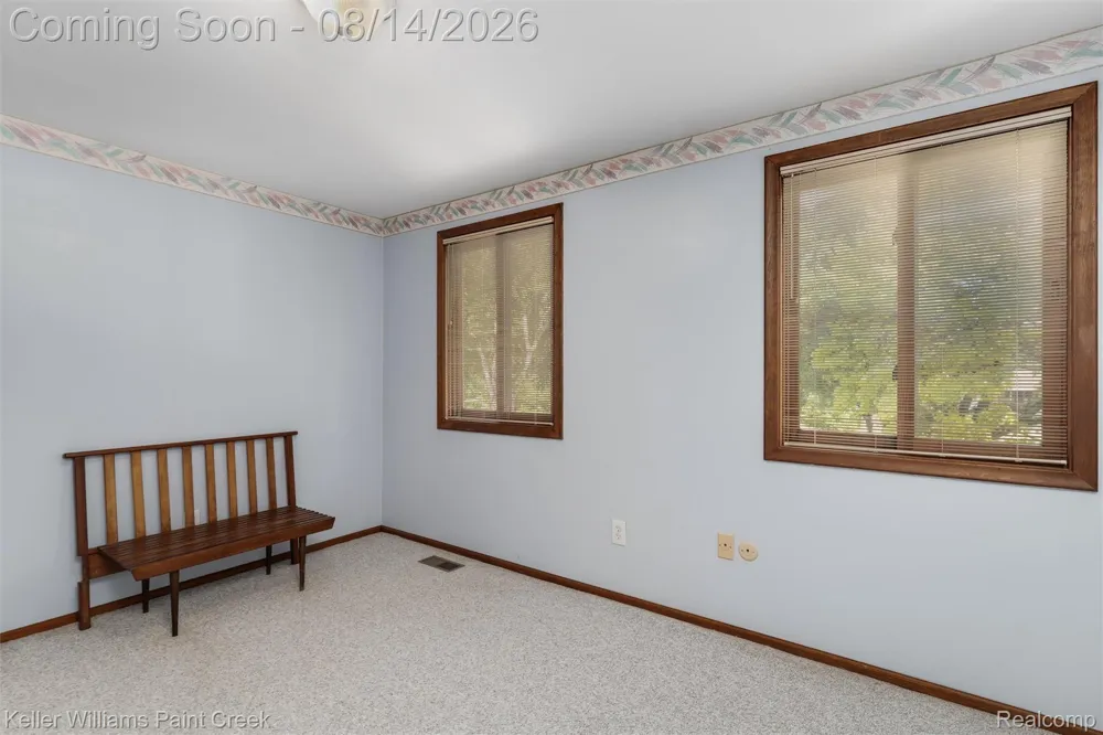 346 Folkstone Court Troy City, MI 48085