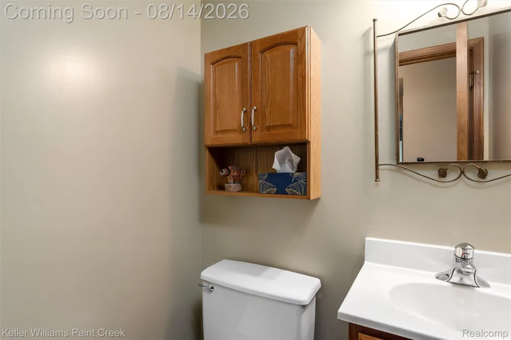 346 Folkstone Court Troy City, MI 48085