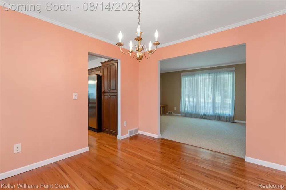 346 Folkstone Court Troy City, MI 48085