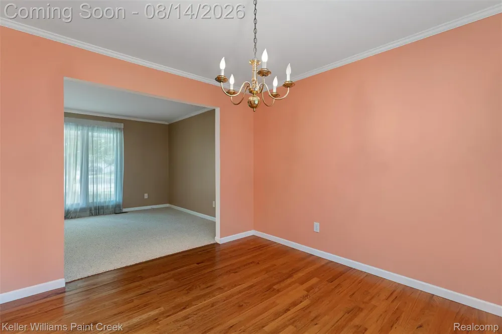 346 Folkstone Court Troy City, MI 48085
