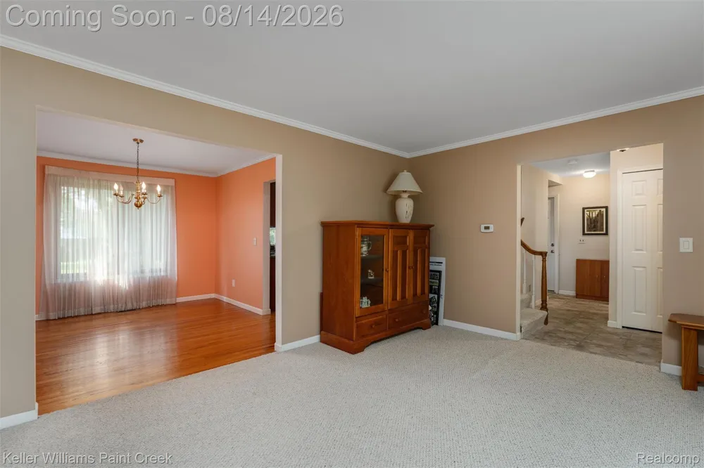 346 Folkstone Court Troy City, MI 48085