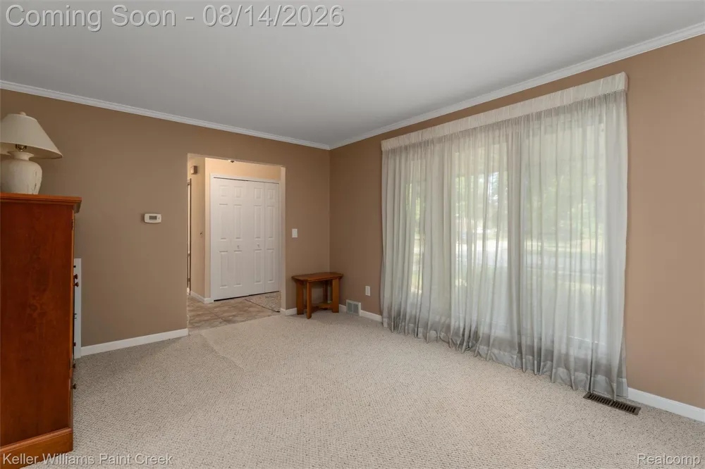 346 Folkstone Court Troy City, MI 48085