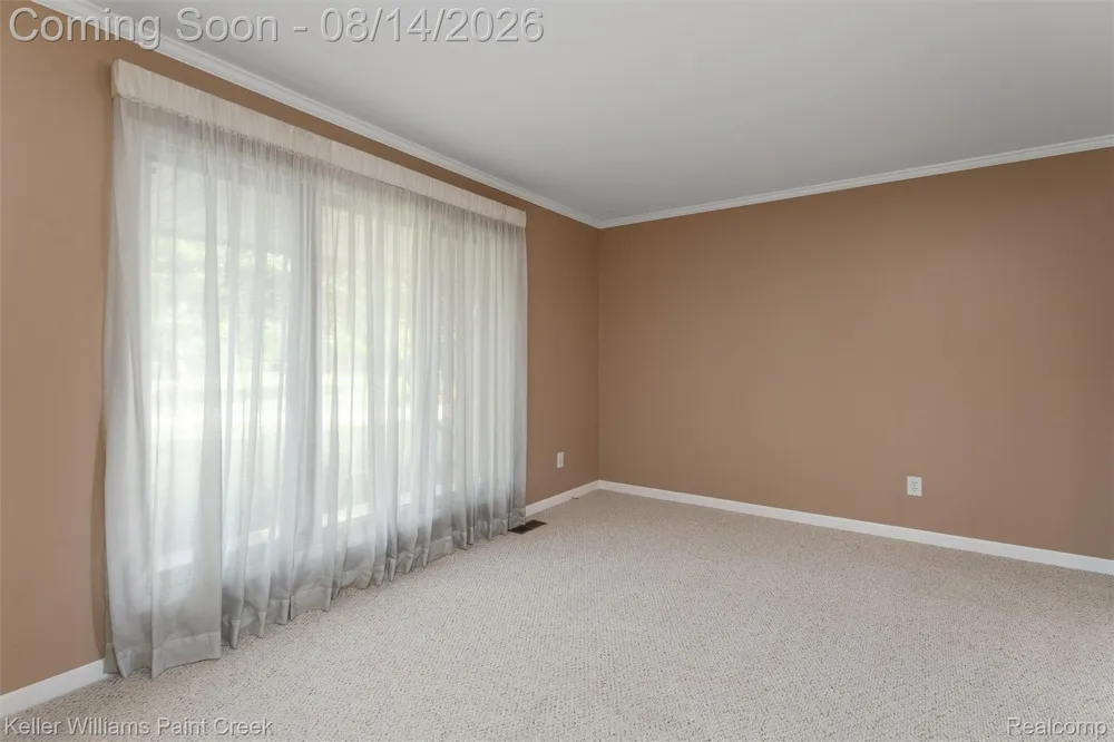 346 Folkstone Court Troy City, MI 48085