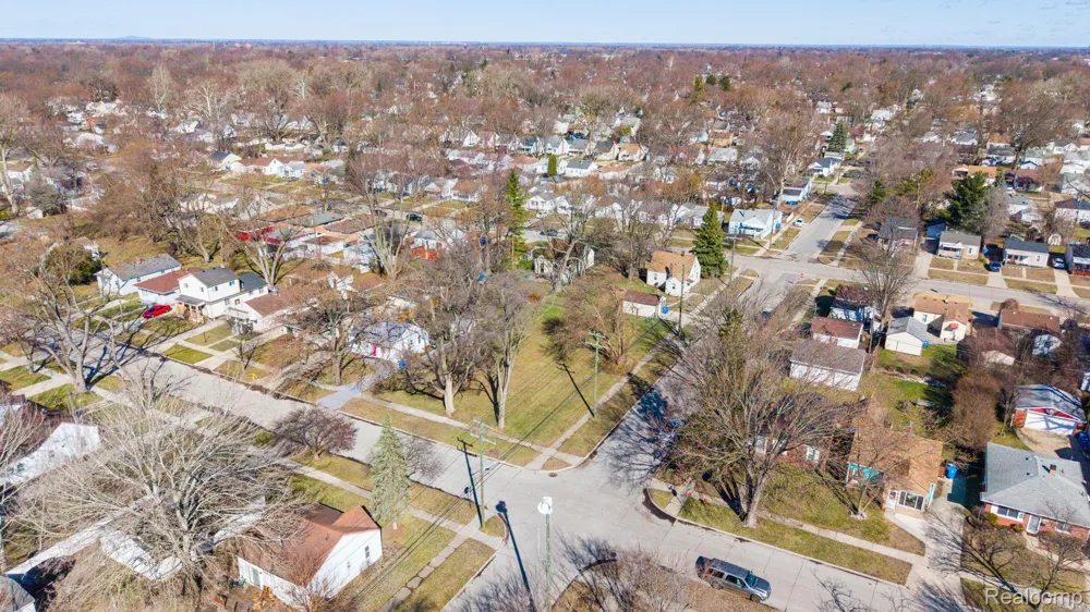 24300 McDonald Street Dearborn Heights City, MI 48125