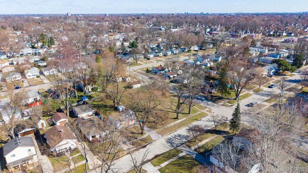 24300 McDonald Street Dearborn Heights City, MI 48125