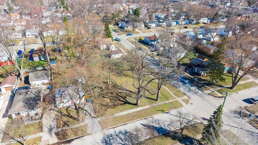 24300 McDonald Street Dearborn Heights City, MI 48125