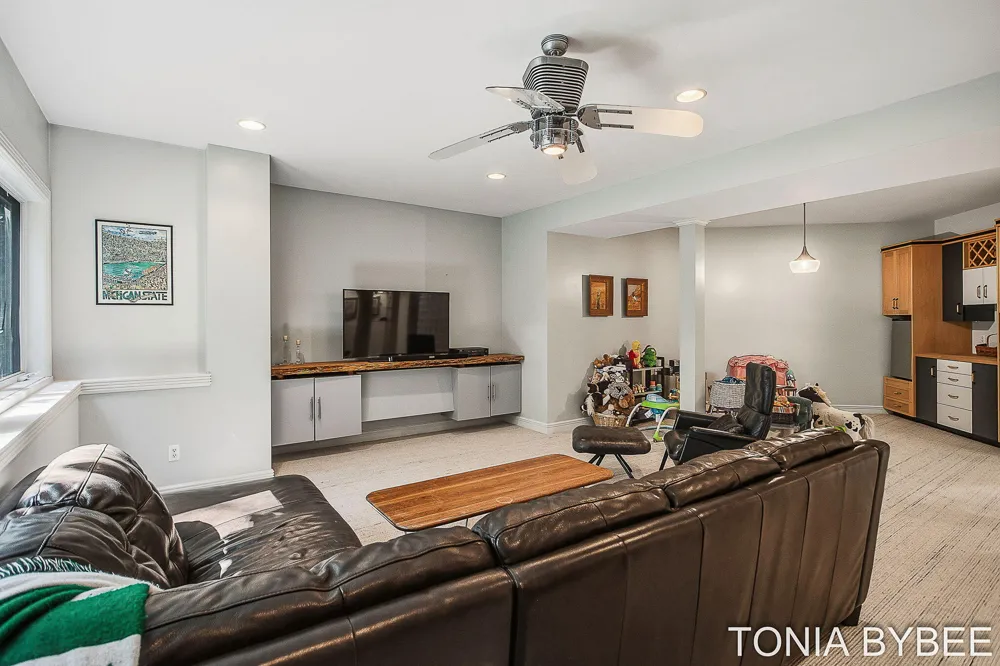 2302 Timberlee Drive Park Township, MI 49424