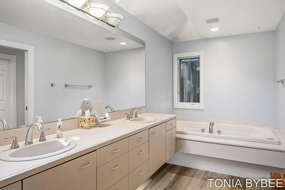 2302 Timberlee Drive Park Township, MI 49424