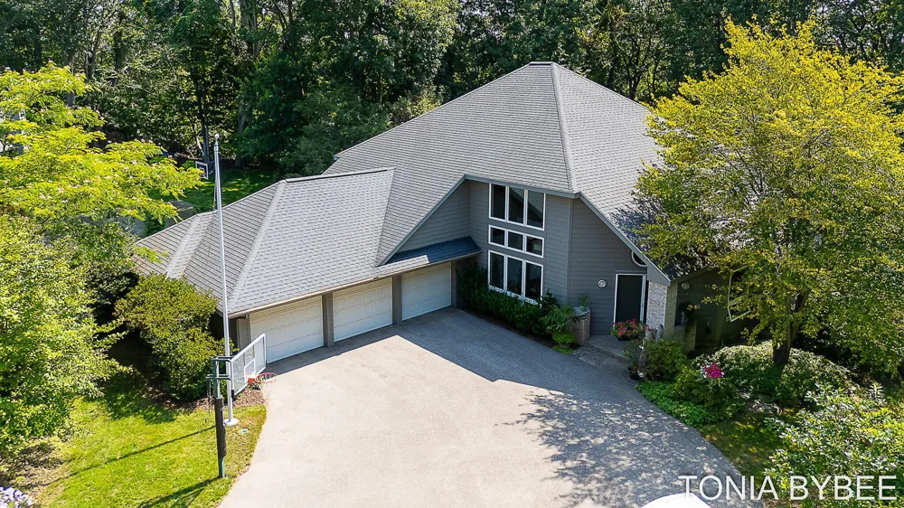 2302 Timberlee Drive Park Township, MI 49424