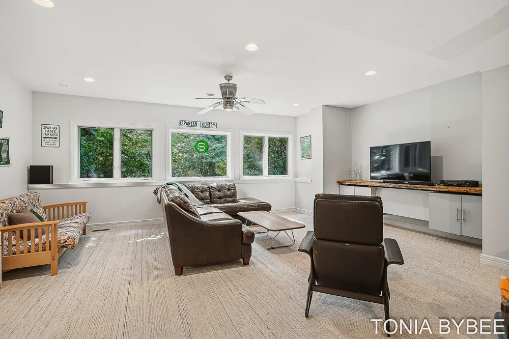 2302 Timberlee Drive Park Township, MI 49424