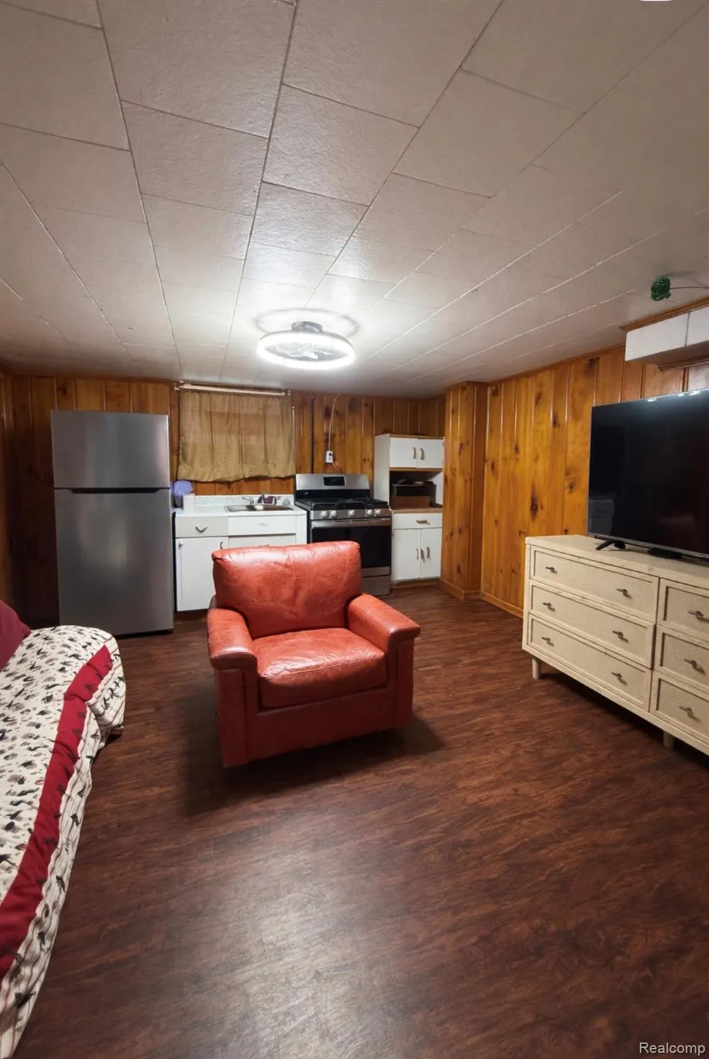 388 Perry Street Pontiac City, MI 48342