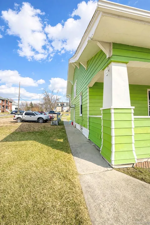 388 Perry Street