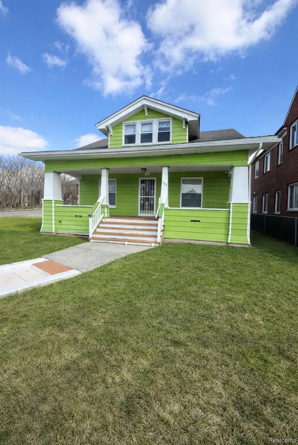 388 Perry Street Pontiac City, MI 48342