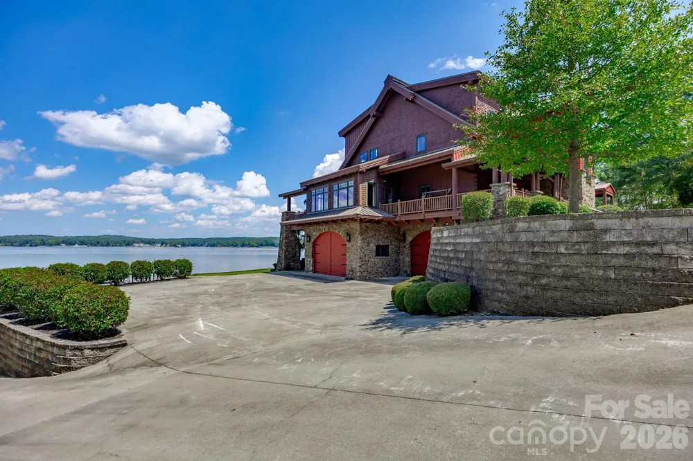197 Smooth Rock Point Ridgeway, SC 29130