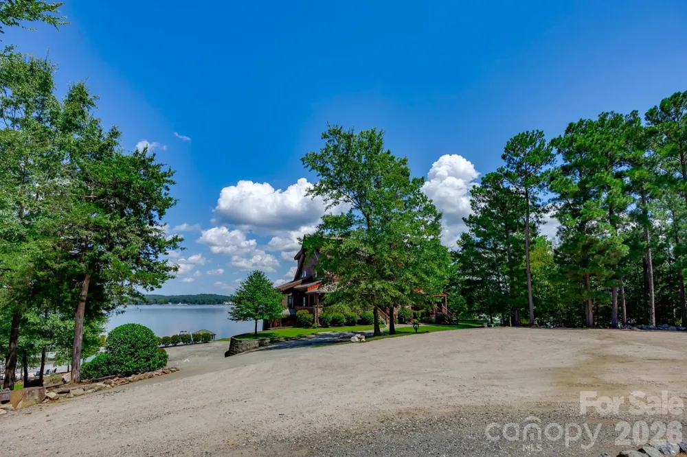 197 Smooth Rock Point Ridgeway, SC 29130