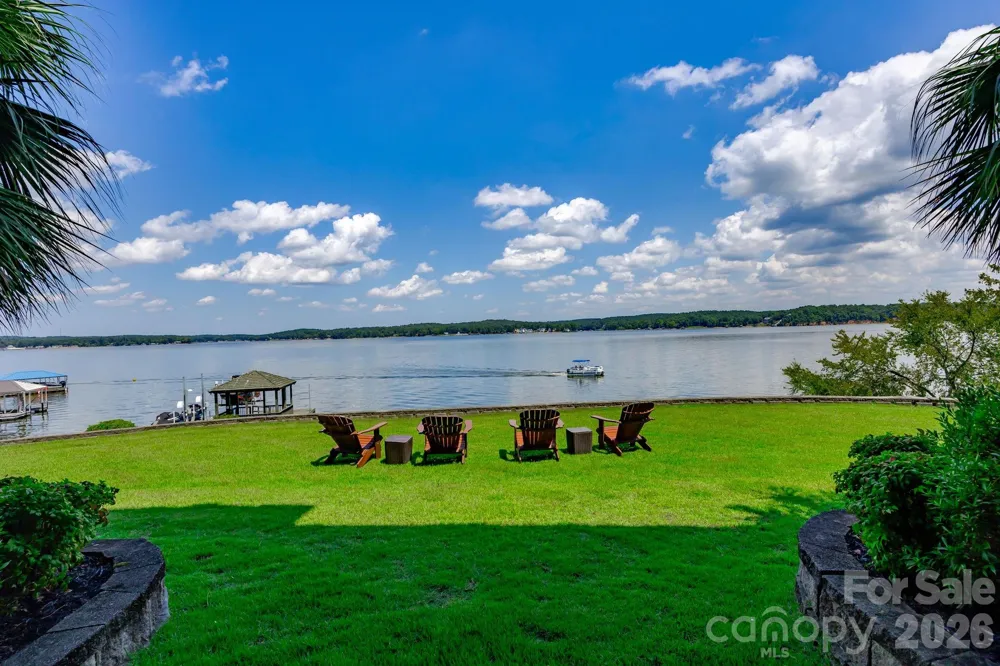 197 Smooth Rock Point Ridgeway, SC 29130