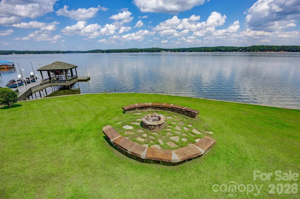 197 Smooth Rock Point Ridgeway, SC 29130