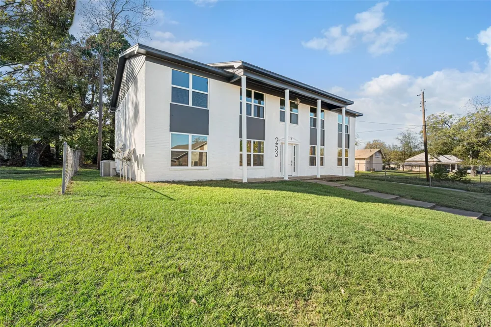 253 Locust Street S #2N Sulphur Springs, TX 75482