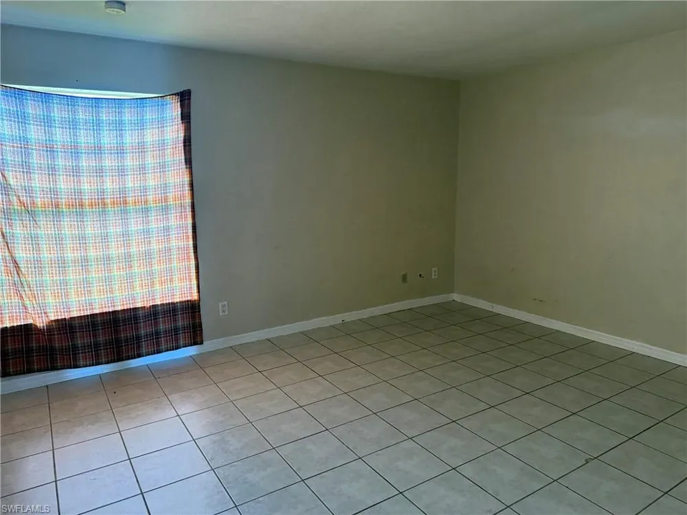 1131 S Loop Boulevard Lehigh Acres, FL 33936