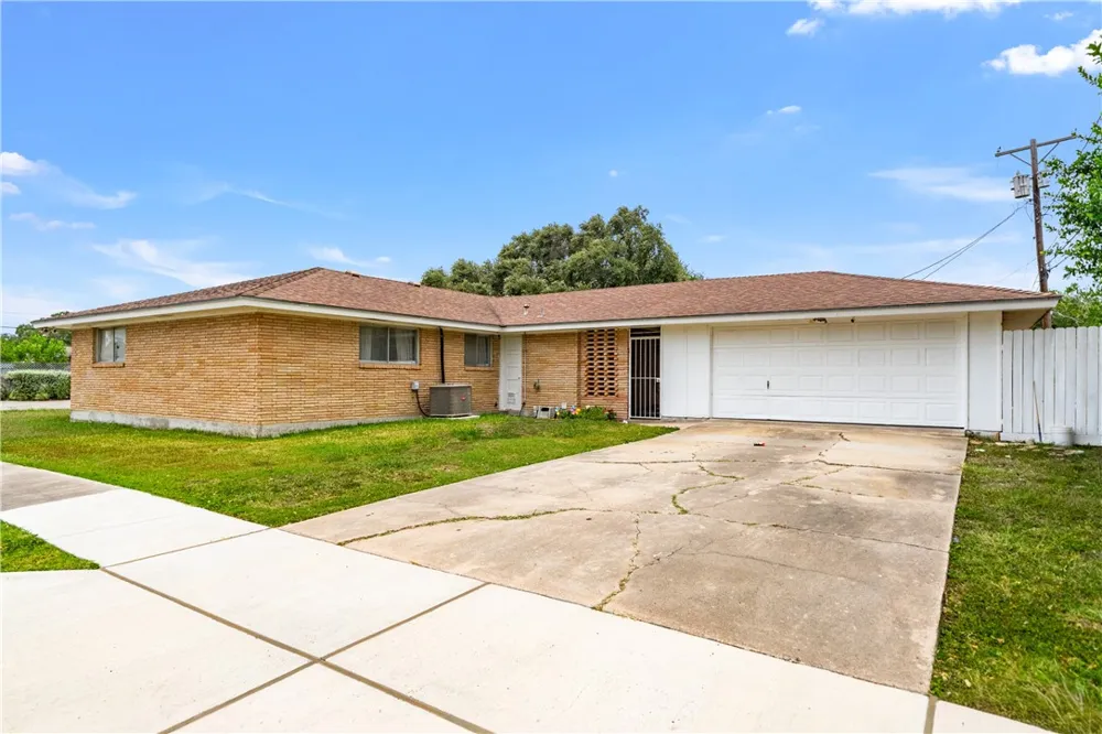 4326 Driftwood Place Corpus Christi, TX 78411