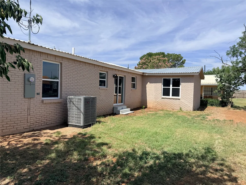 424 W Santa Fe Avenue Aspermont, TX 79502